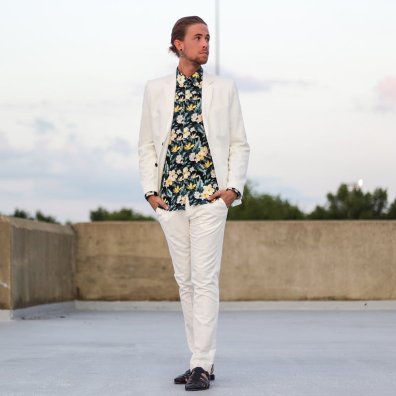 The Kentucky Gent in H&M Floral Woven, H&M White Suit Jacket, H&M White Dress Pant Slacks, and Zara Sandals.