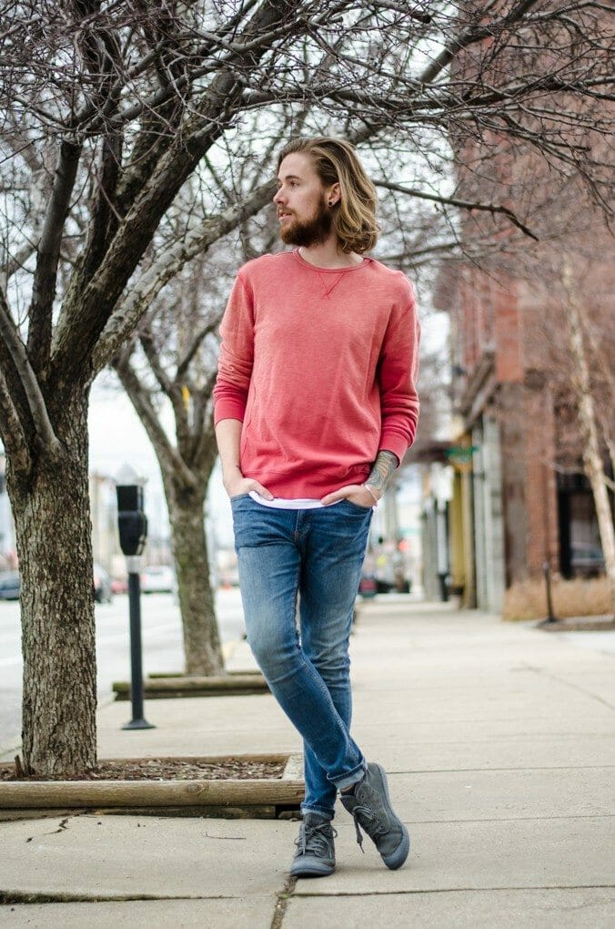 The Kentucky Gent, a Louisville, Kentucky based men's life and style blogger, lightens up in a 21Men Sweatshirt.