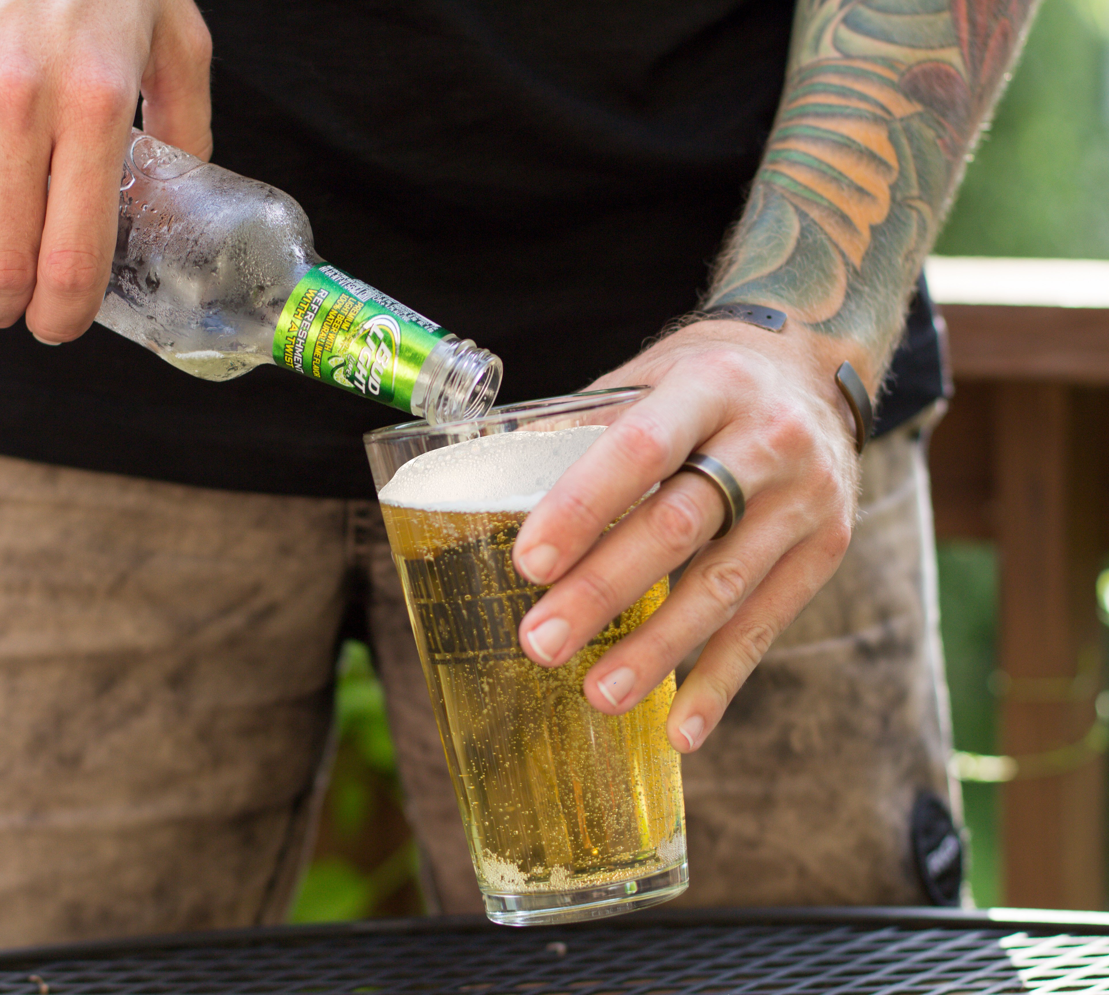 how to pour a beer, lets grab a beer, bud light lime, how to pour, summer drinks